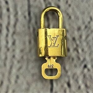 Vintage Louis Vuitton Lock & Key Set Authentic (#319)